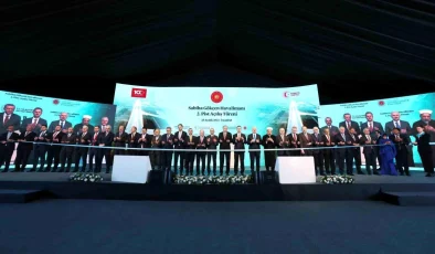 Cumhurbaşkanı Erdoğan: “Ortaya hiçbir eser koyamayanlar, ülkesi ve milleti için samimiyetle çalışan devlet adamlarına sürekli engel çıkardılar”