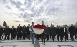 CHP Genel Başkanı Özgür Özel, Deniz Baykal’ın kabrini ziyaret etti