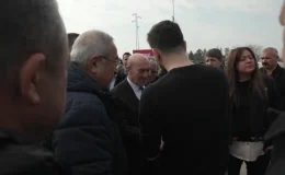 İzmir Büyükşehir Belediye Başkanı Tunç Soyer, Osmaniye’de depremzedelerle buluştu