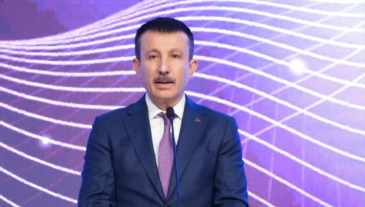 Sanayi ve Teknoloji Bakanı: Kadın bilim insanlarıyla yürüyoruz