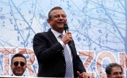 CHP Genel Başkanı Özgür Özel, Trabzon’da emekli maaşlarının eridiğini söyledi