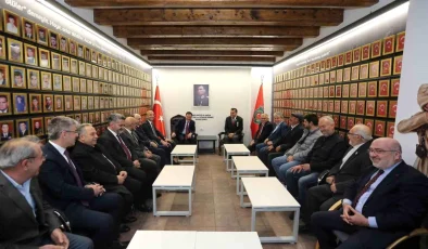 Kayseri Büyükşehir Belediye Başkanı Dr. Memduh Büyükkılıç, Bayram Ziyaretlerinde Bulundu