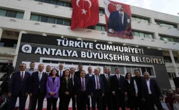 Muhittin Böcek: “Çalışma arkadaşlarım görevlerini aksatmayacak, siyaset yapmayacak”