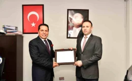 Prof. Dr. Ahmet Özer Esenyurt Belediye Başkanlığı’na seçildi