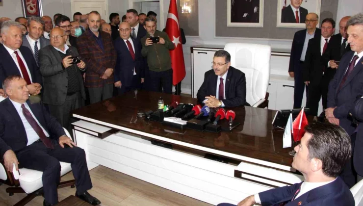 Trabzon Büyükşehir Belediyesi ve Ortahisar Belediyesi’nde Devir Teslim Törenleri Gerçekleştirildi