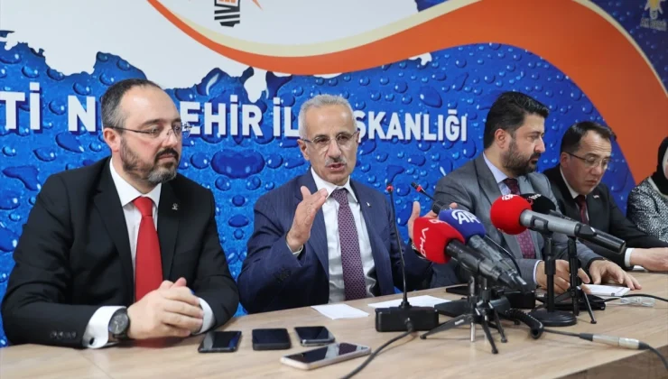 Ulaştırma ve Altyapı Bakanı Nevşehir’de ziyaretlerde bulundu