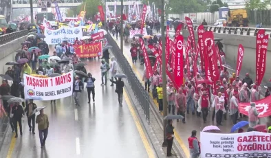 Ankara’da binlerce kişi 1 Mayıs’ı yoğun yağmur altında kutladı