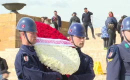 Başkan Tugay ve İzmir’in ilçe belediye başkanları Anıtkabir’i ziyaret etti