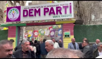 DEM Parti ve DBP Van İl Örgütü Bayramlaştı