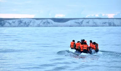 İngiltere, sığınmacıları Ruanda’ya gönderme planını tartışıyor