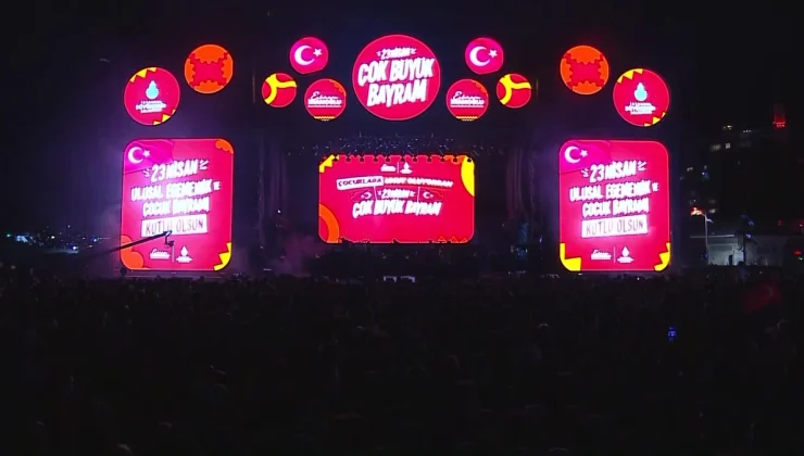 İstanbul Büyükşehir Belediye Başkanı Ekrem İmamoğlu, Üsküdar Meydanı’nda 23 Nisan coşkusunu yaşadı