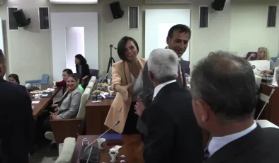 Karabağlar Belediye Başkanı Helil İnay Kınay, muhtarlarla bir araya geldi