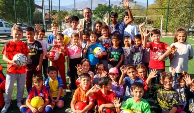 Mehmet Kasapoğlu 23 Nisan mesajı: Çocuklarımızın düşlerini takip etmeliyiz
