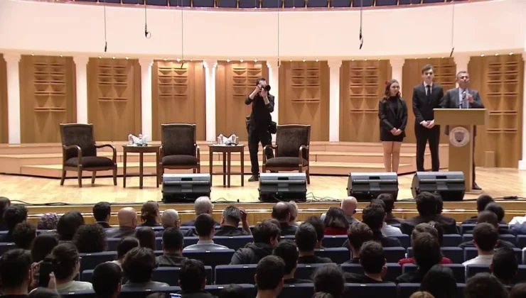 Özgür Özel Bilkent Üniversitesi’nde Gençlerle Buluştu: “Bugün Bekâ Sorunu Her Dört Gençten Üçünün Bavulları Zihninde Toplamış Olmasıdır”