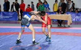 Sivas’ta U15 Türkiye Güreş Şampiyonası Başladı