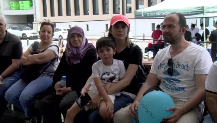 TCG Nusret Müze Gemisi İzmir’de Ziyaretçilerini Ağırladı