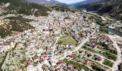 Tokat’ta Futbolcu Öğretmen Belediye Başkanı Seçildi