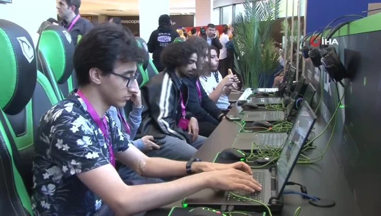 Yapay zeka tabanlı Lucia uluslararası yapay zeka zirvesinin açılışını yaptı