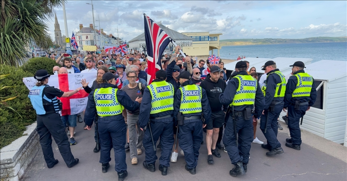 İngiltere’de anket: Halkın yüzde 73’ü aşırı sağın yükselişinden endişeli