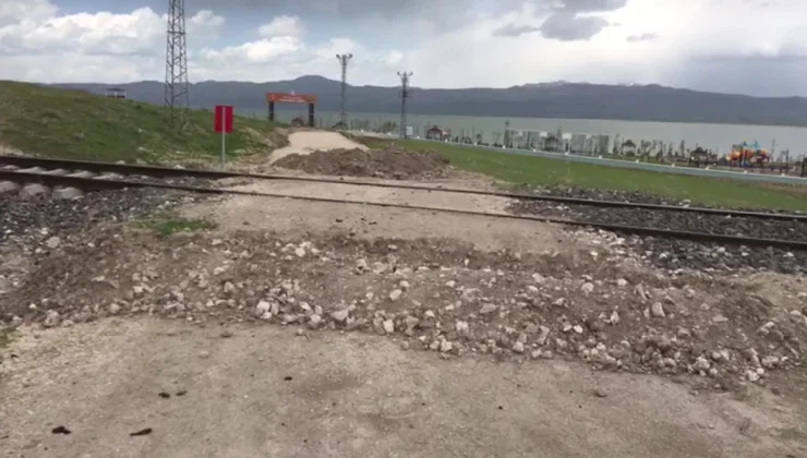 Van’da Filamingo Parkı’nın Yolu Kapatıldı