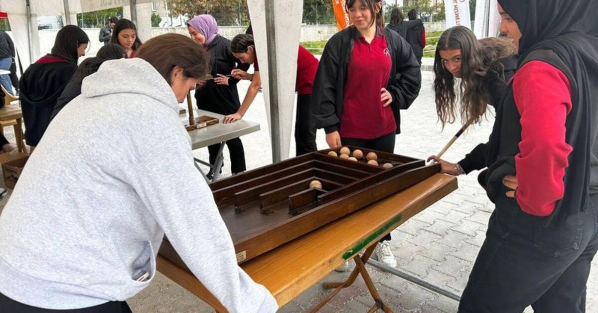 Bor’da çocukları geleneksel oyunlarla buluşturan şenlik