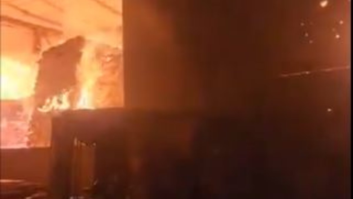 İsrail, Gazze’deki tek fırının un deposunu bombaladı!