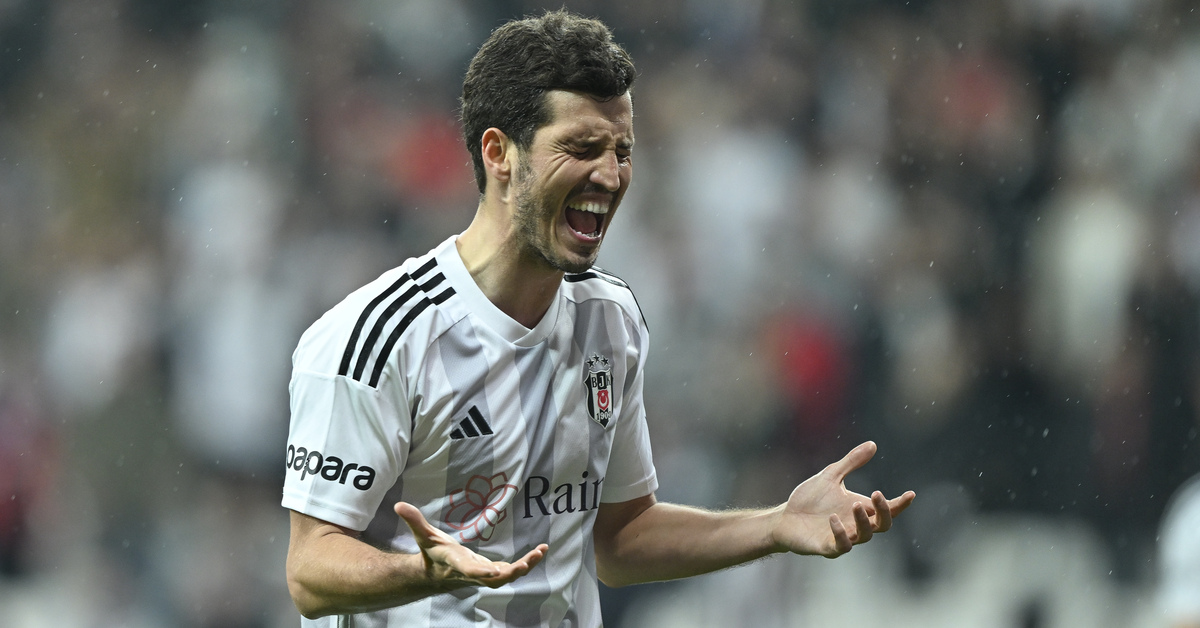 Salih Uçan formayı unuttu!