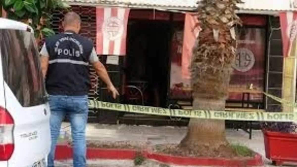 Antalya’da 07 Gençlik Antalyaspor taraftarlar derneği lokalini kurşunlayan iki kişi tutuklandı