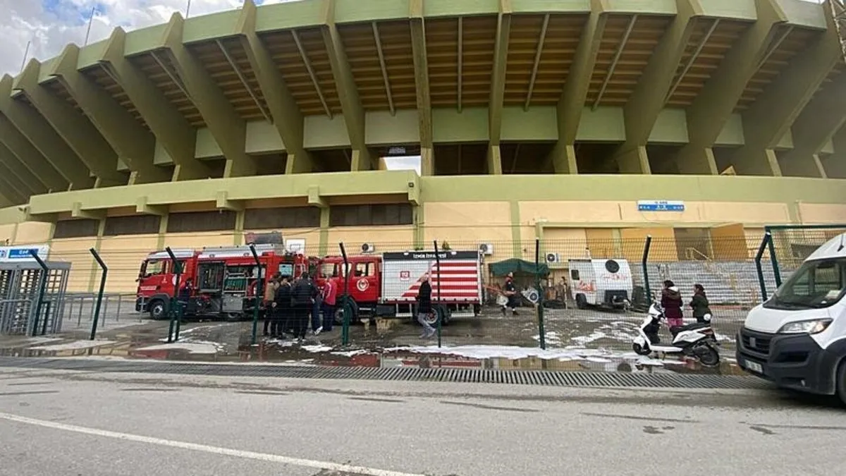 İzmir Atatürk Stadyumu’nun altındaki salonda yangın