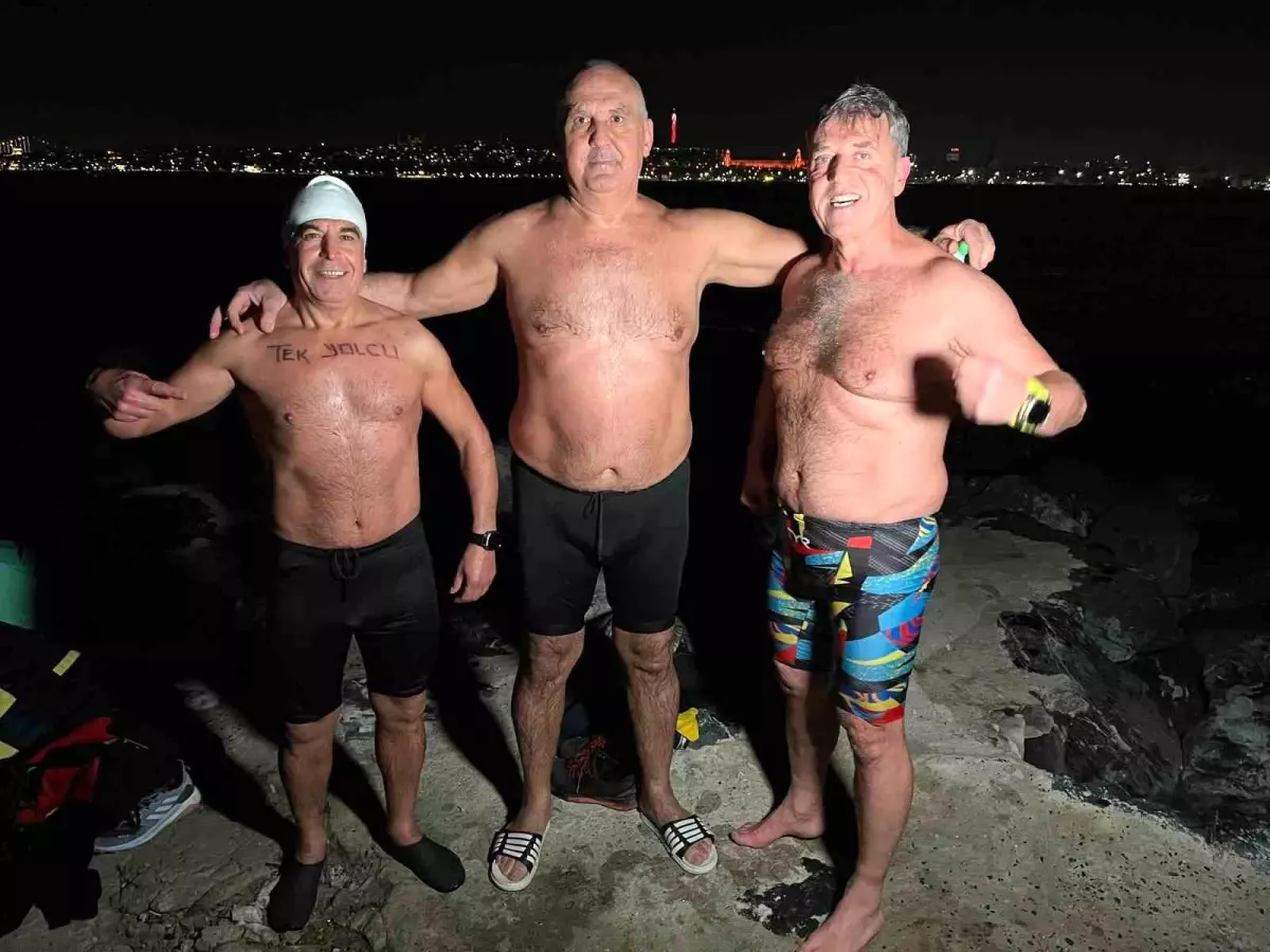 Buz gibi suda yüzerek 2025’e girdiler