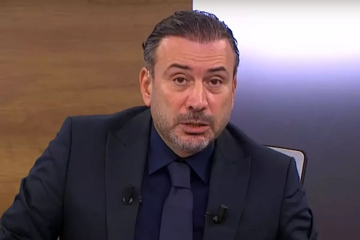 Ertem Şener’den Galatasaraylıları delirtecek yorum: Posterini assınlar