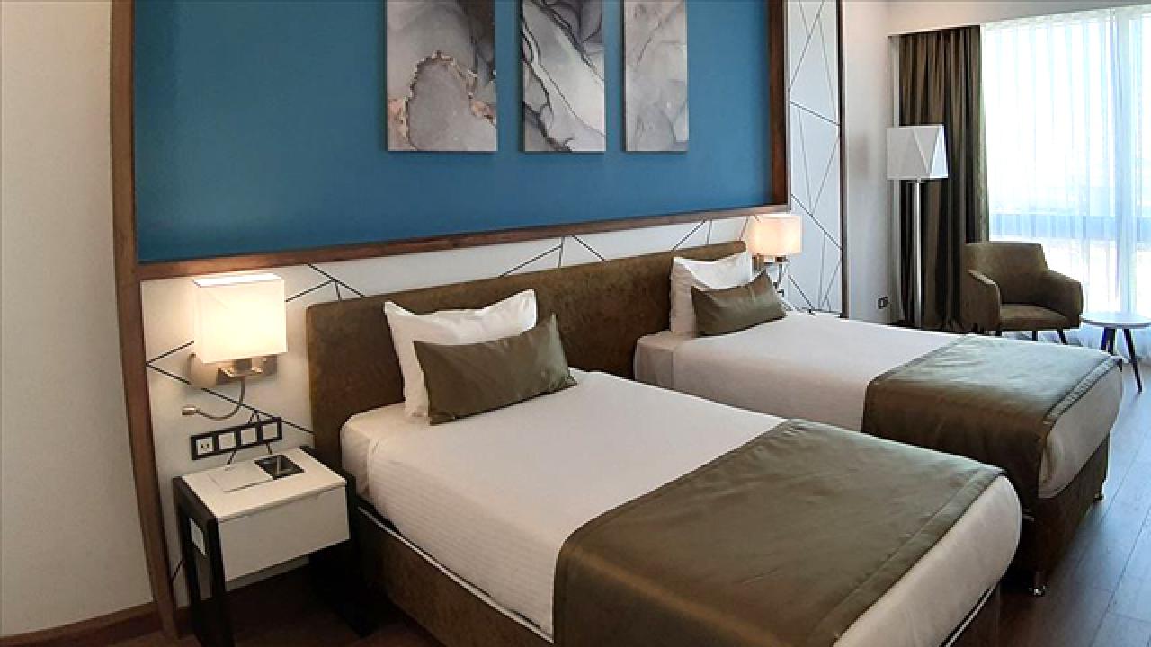 Son 3 yılda 4 bin 380 turizm tesisi eksiklikler nedeniyle kapatıldı