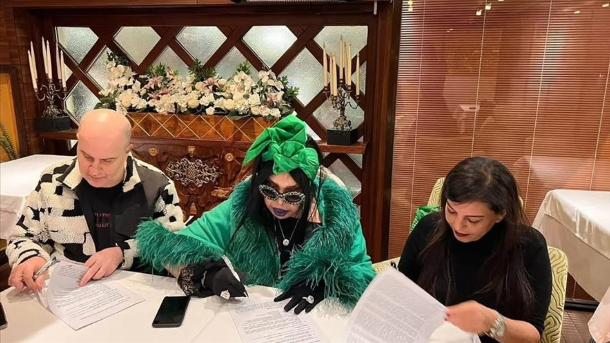 İmzalar atıldı; Bülent Ersoy’un hayatı film oluyor