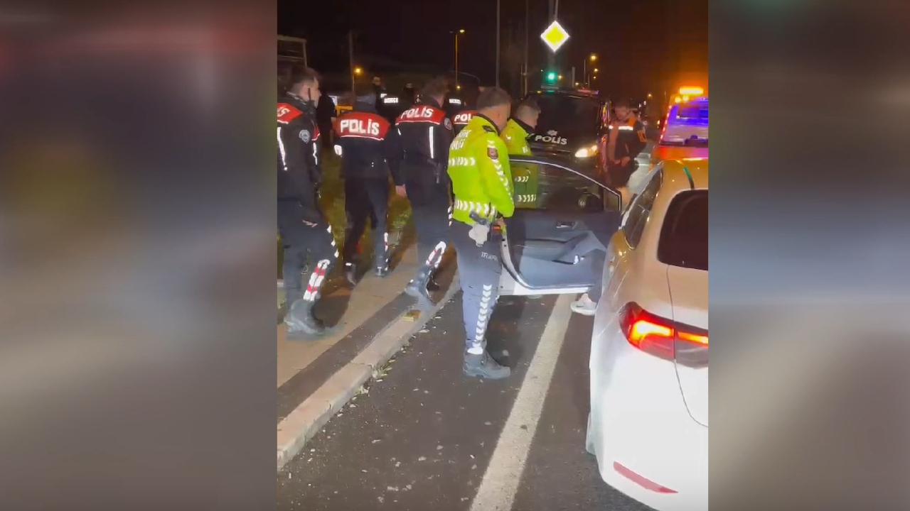 Polise çarpıp kaçan sürücü yakalandı