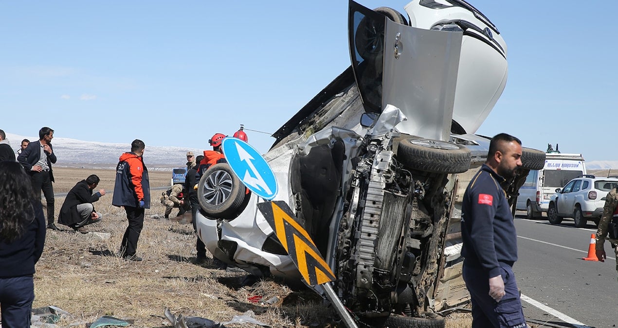 Kars’ta korkunç kaza: 1 ölü, 6 yaralı