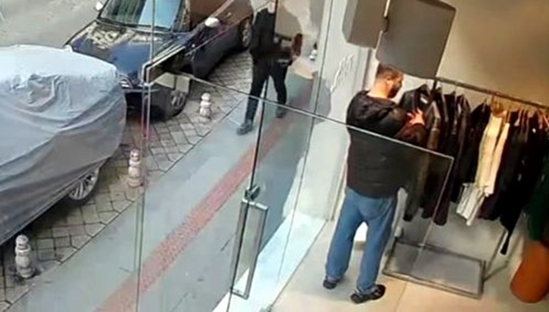 110 bin TL’lik mont hırsızlığı: Askıdan alıp kaçtı